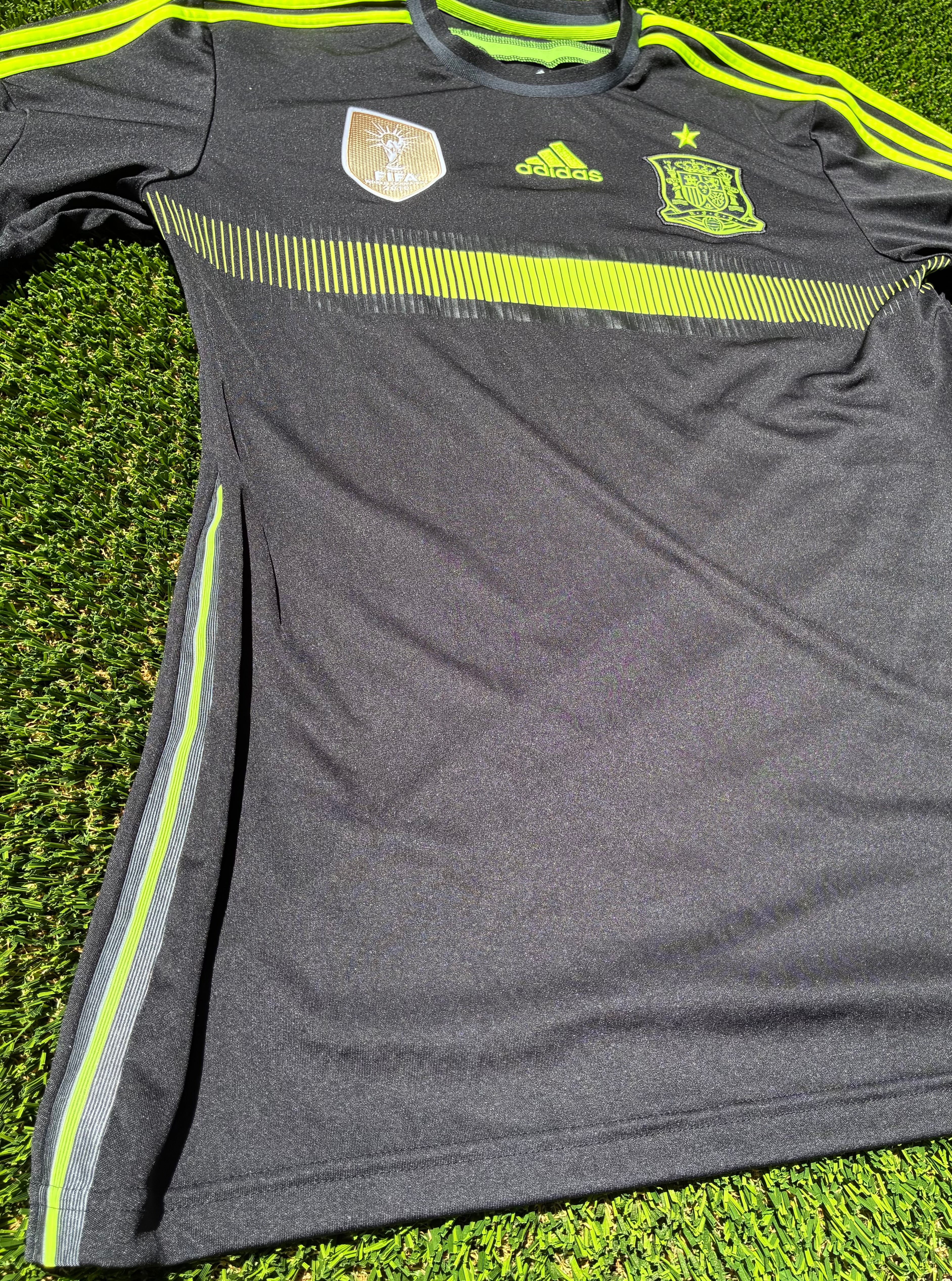 Adidas Spain 2014 World Cup Away Jersey Size Men's Medium