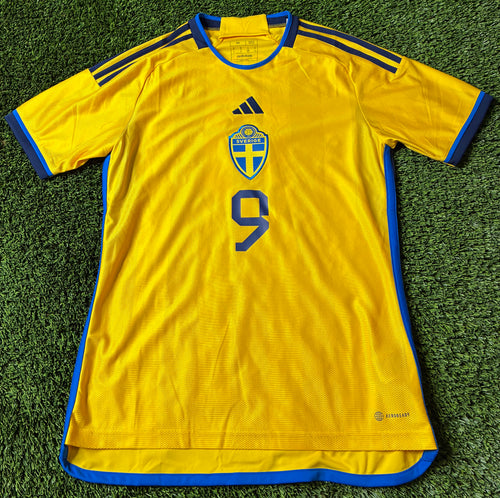 Adidas Isak #9 Sweden 22/23 Home Jersey Size Men’s Medium