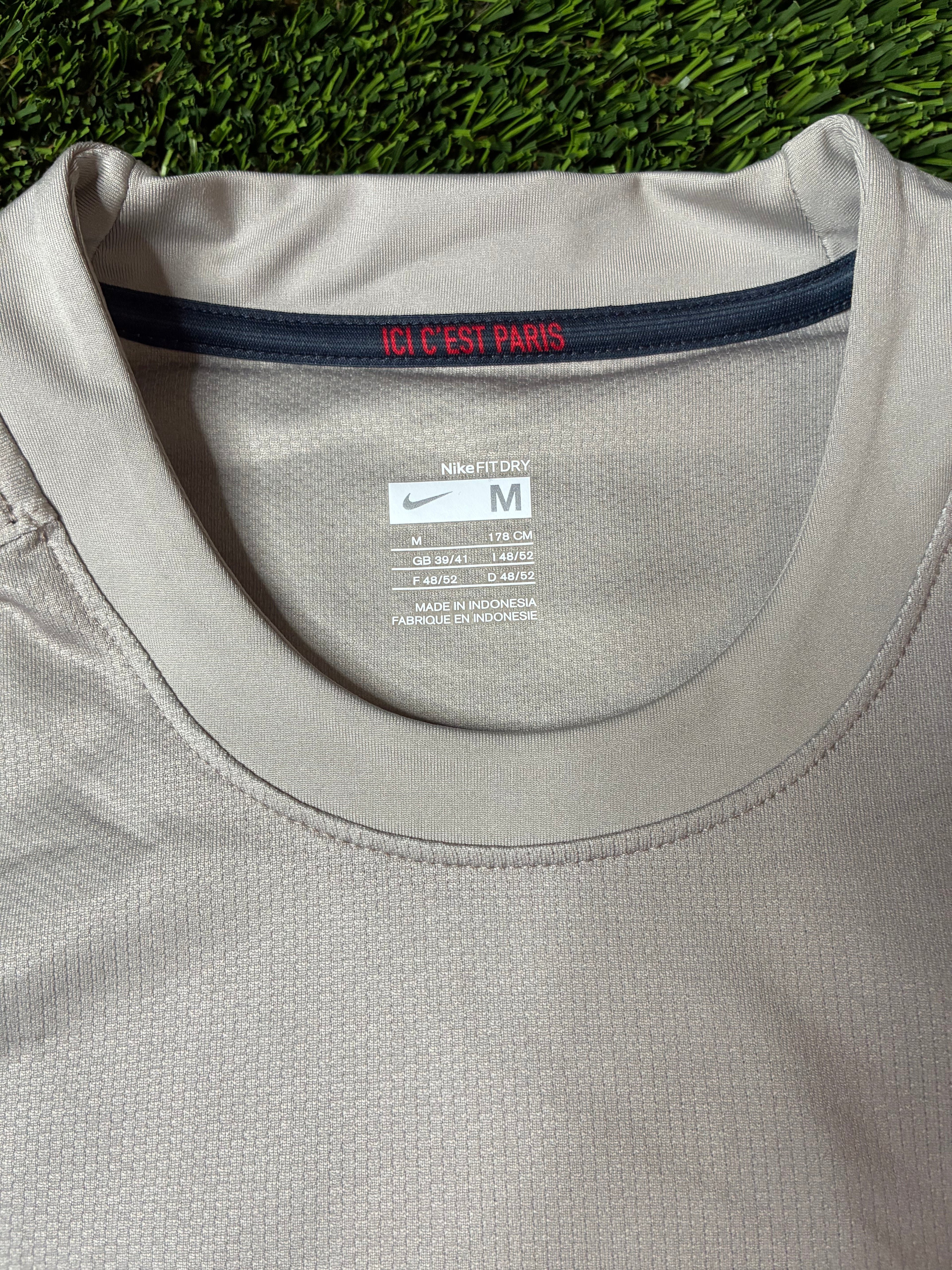 Nike PSG 08/09 Away Jersey Size Men’s Medium