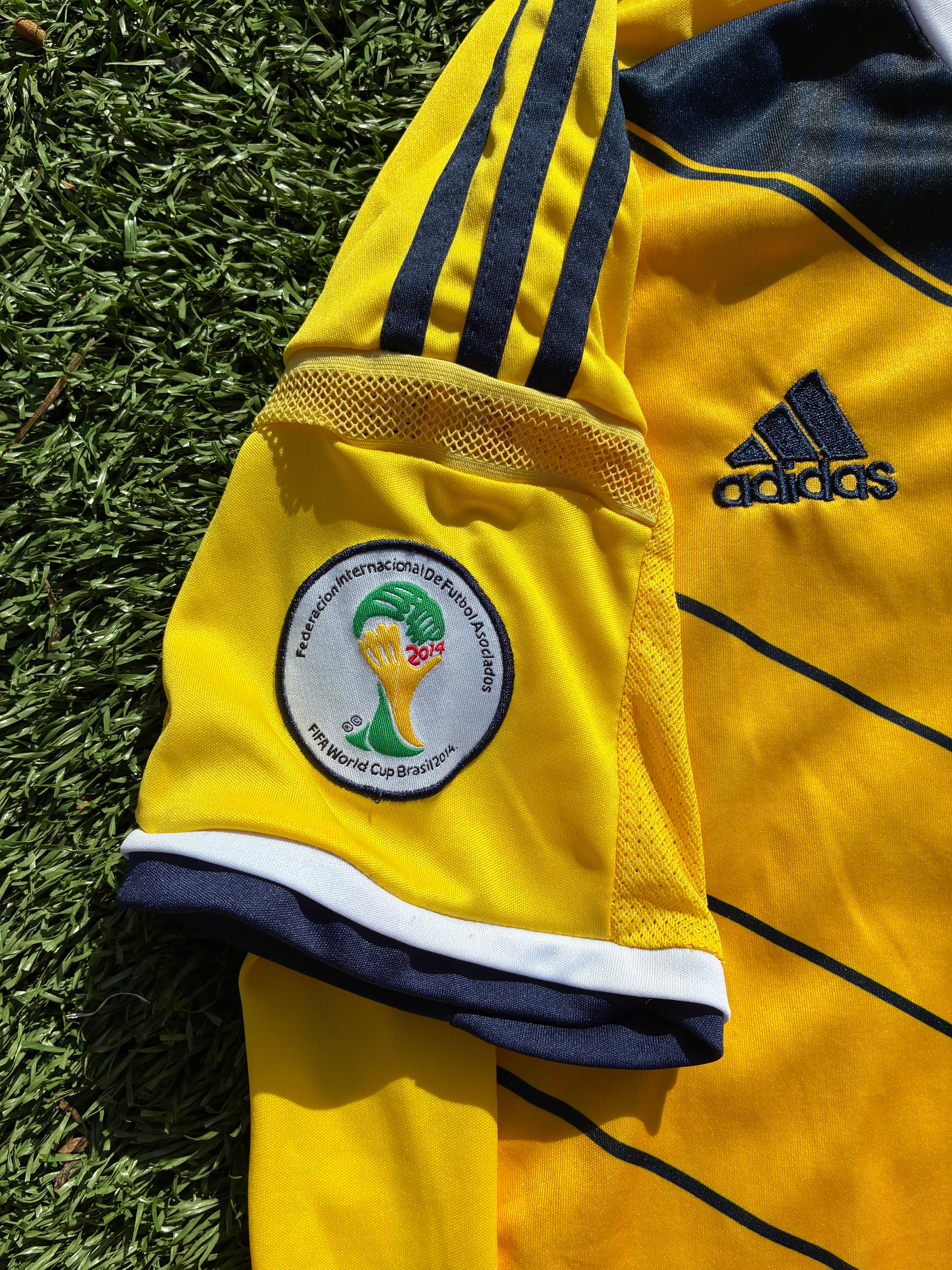 Vintage Adidas Colombia 13/14 World Cup Qualifiers Home Jersey Size Men's Medium