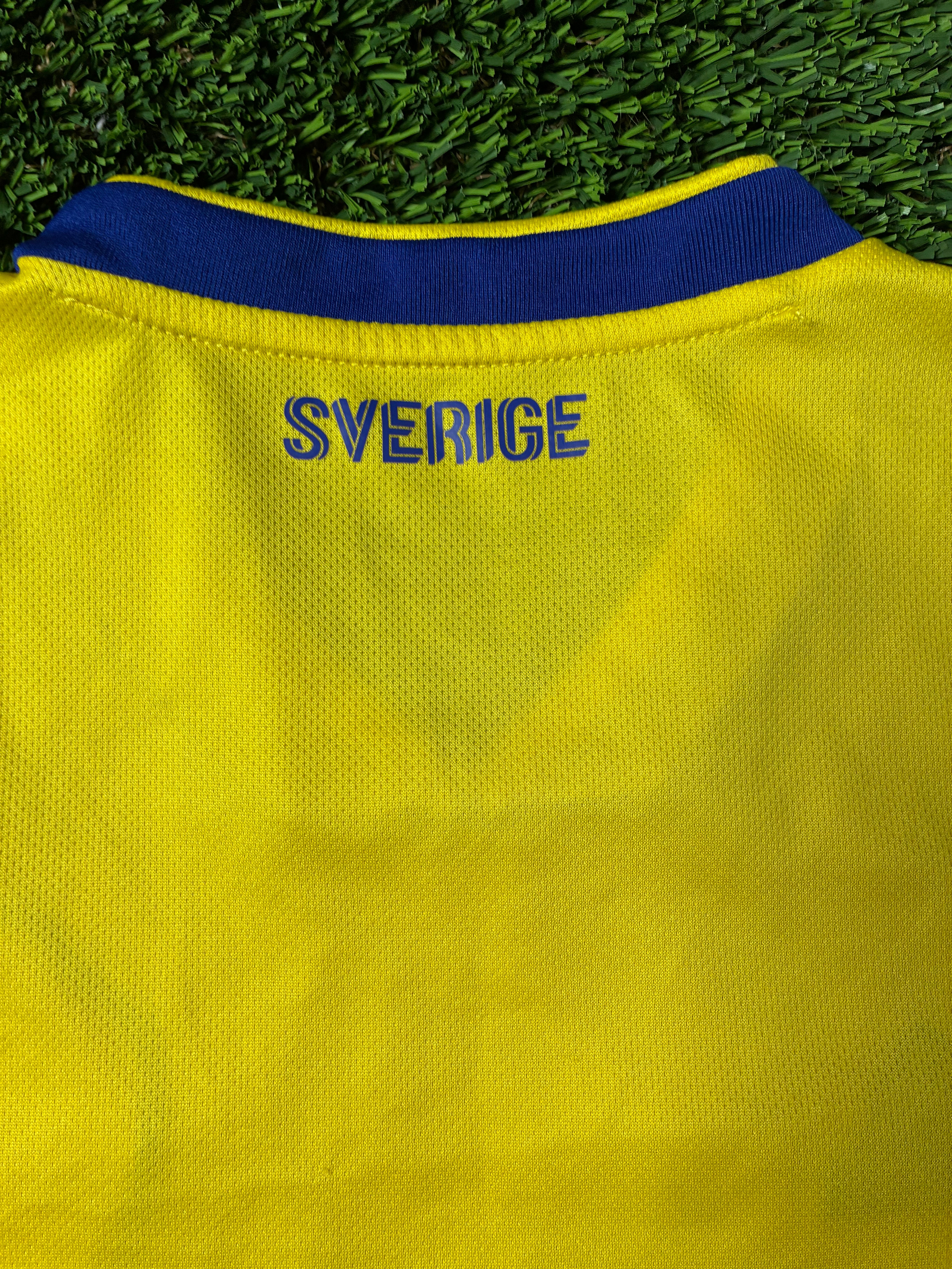 Adidas Sweden 18/19 Home Jersey Men's Size Small