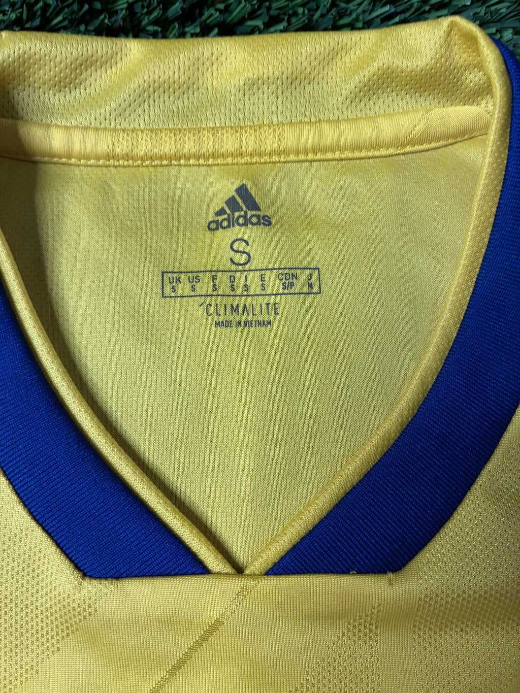 Adidas Sweden 18/19 Home Jersey Men's Size Small