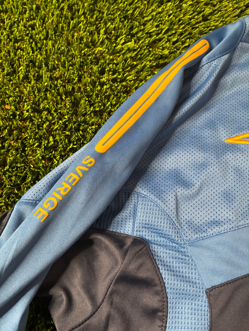 Umbro Sweden 10/11 Training Jersey Size Men's Medium