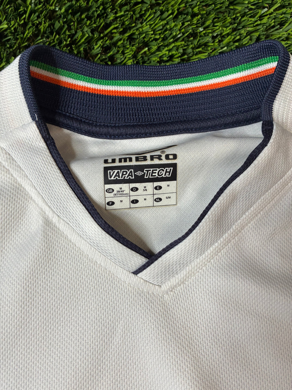 Umbro Ireland 03/04 Away Size Medium