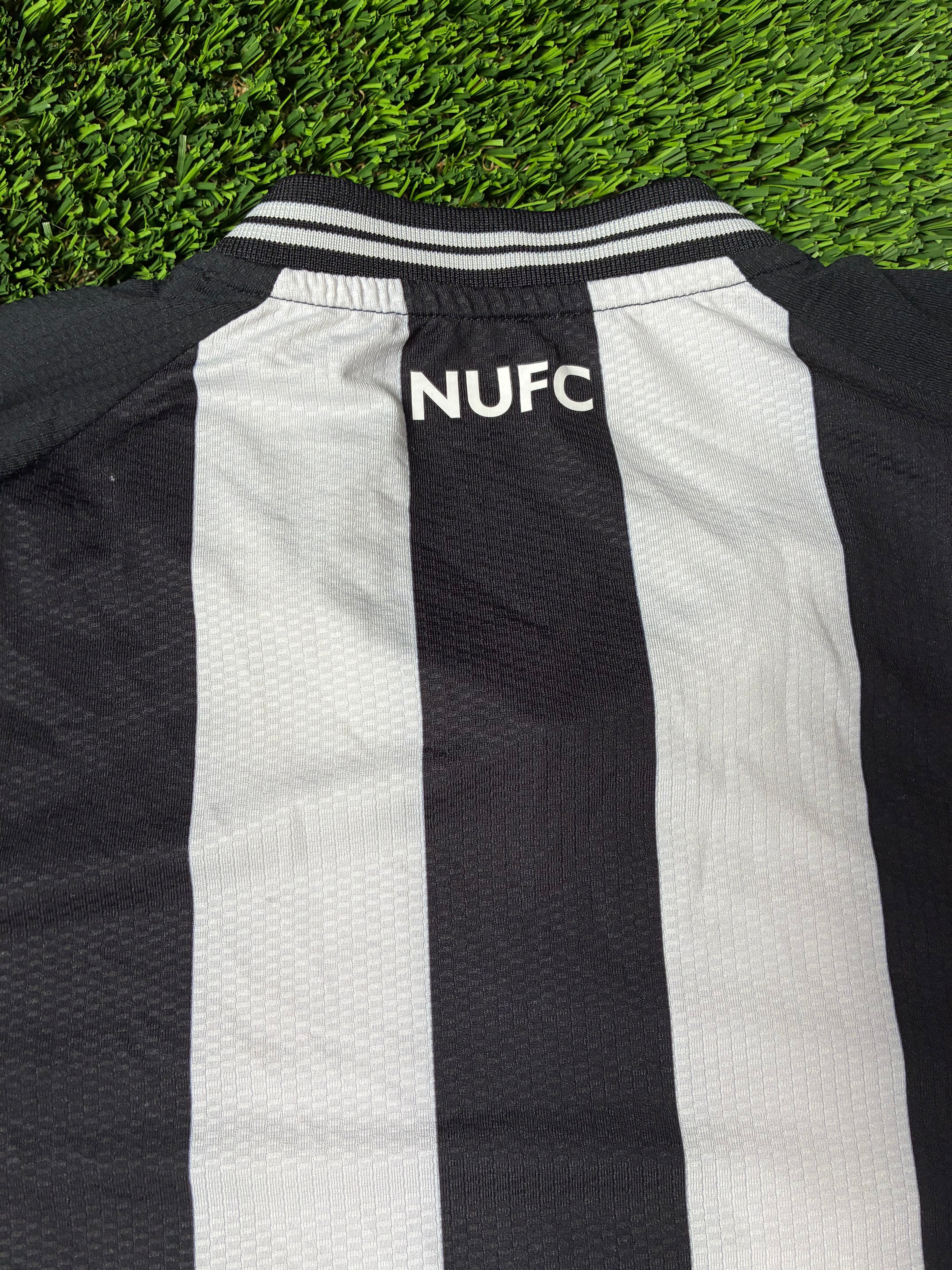 Castore Newcastle United 23/24 Home Jersey Size Men's Medium