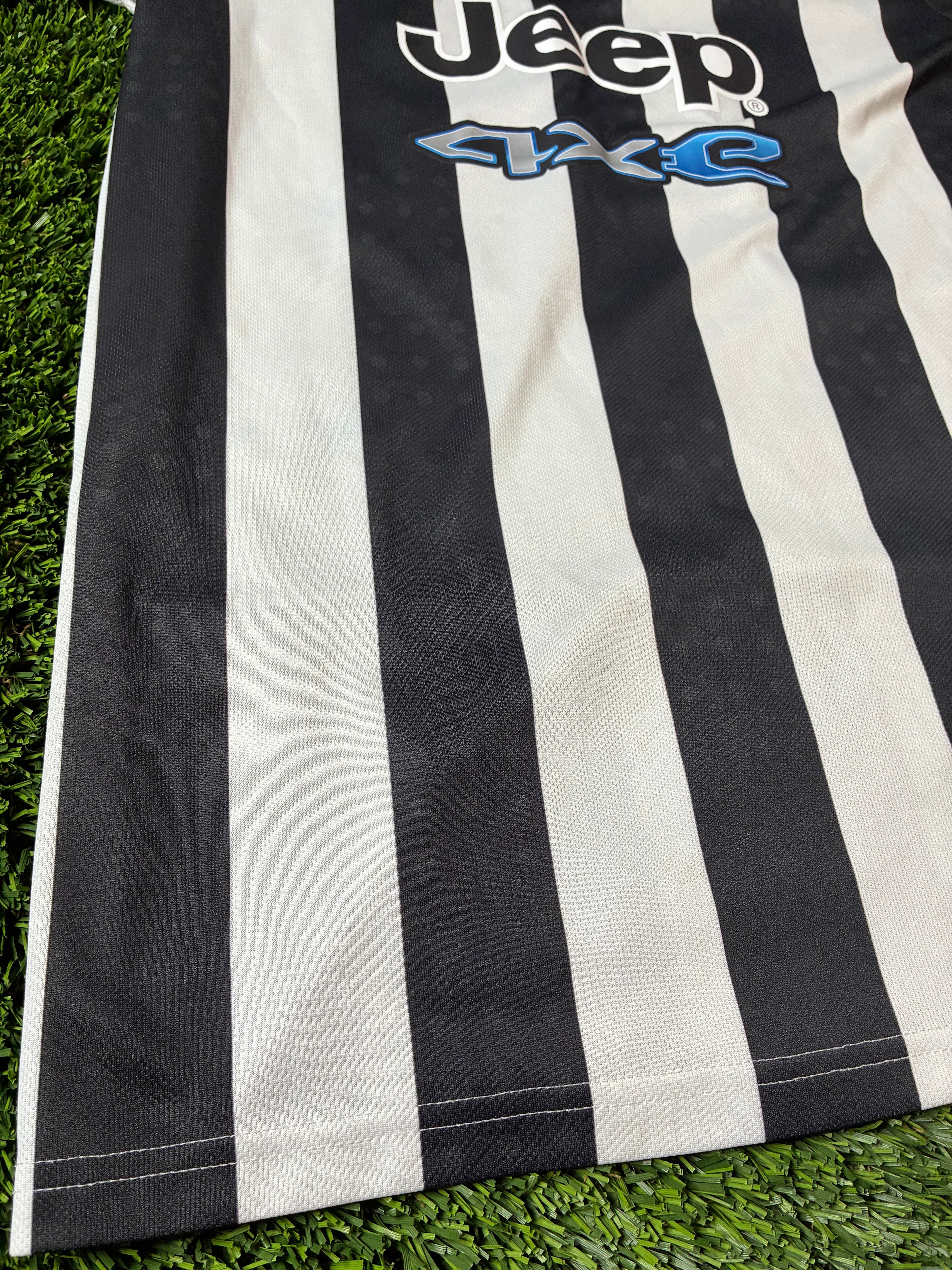 Adidas McKennie #14 Juventus 21/22 Home Size Small