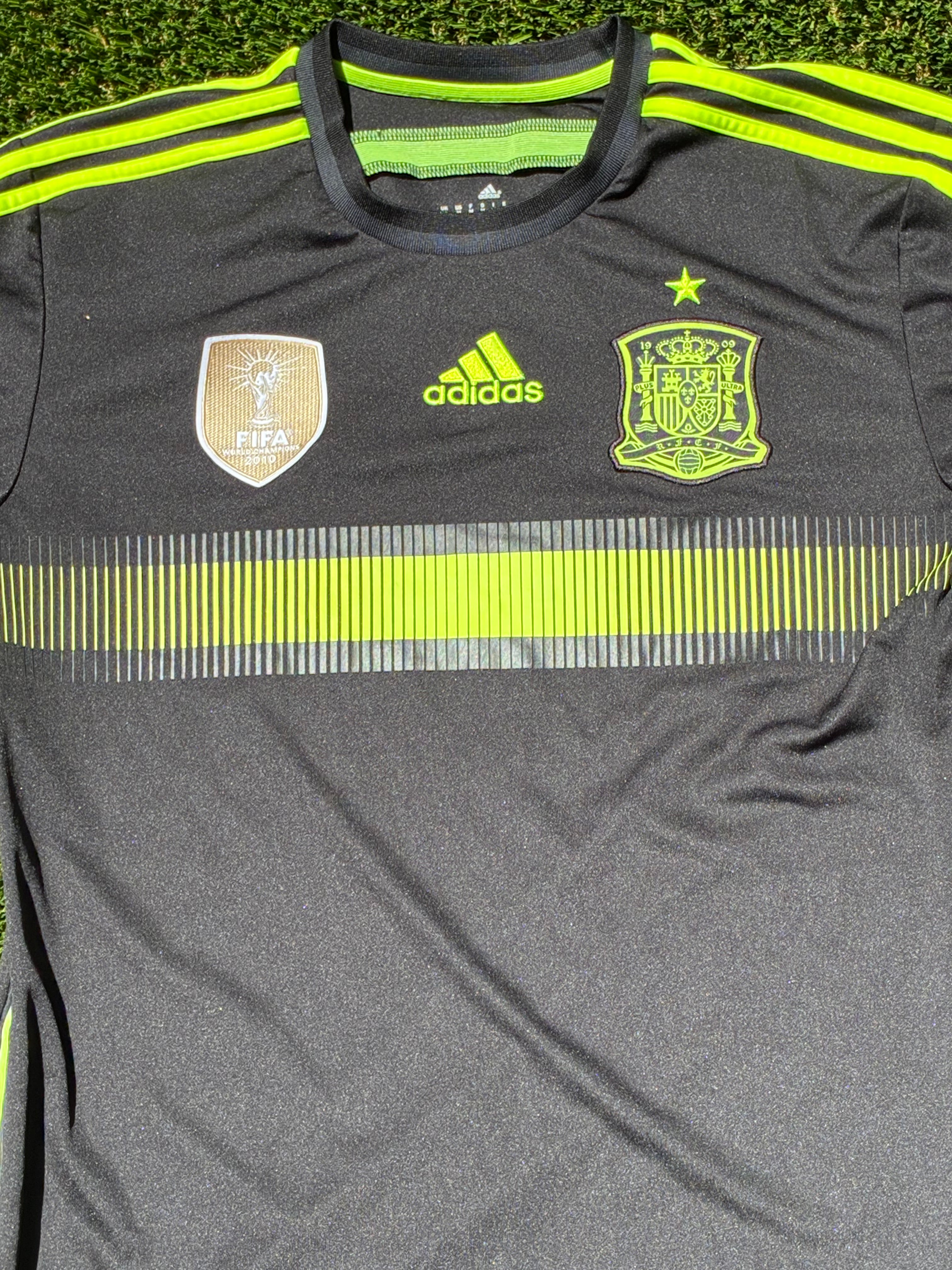 Adidas Spain 2014 World Cup Away Jersey Size Men's Medium
