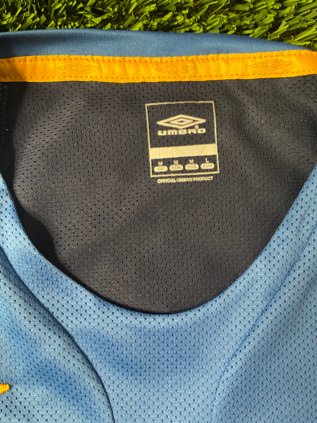 Umbro Sweden 10/11 Training Jersey Size Men's Medium