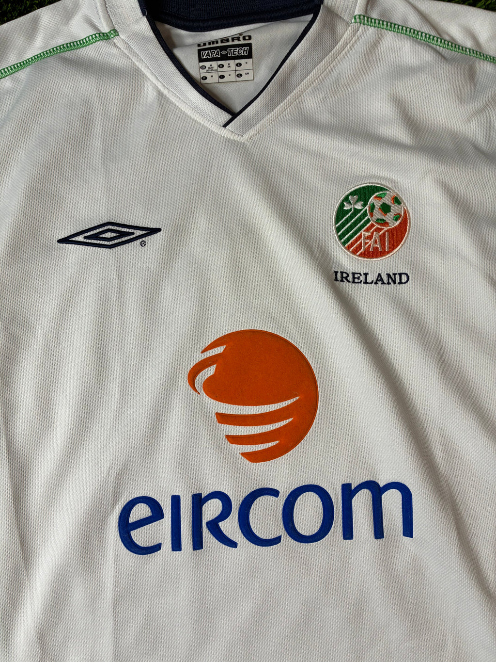 Umbro Ireland 03/04 Away Size Medium