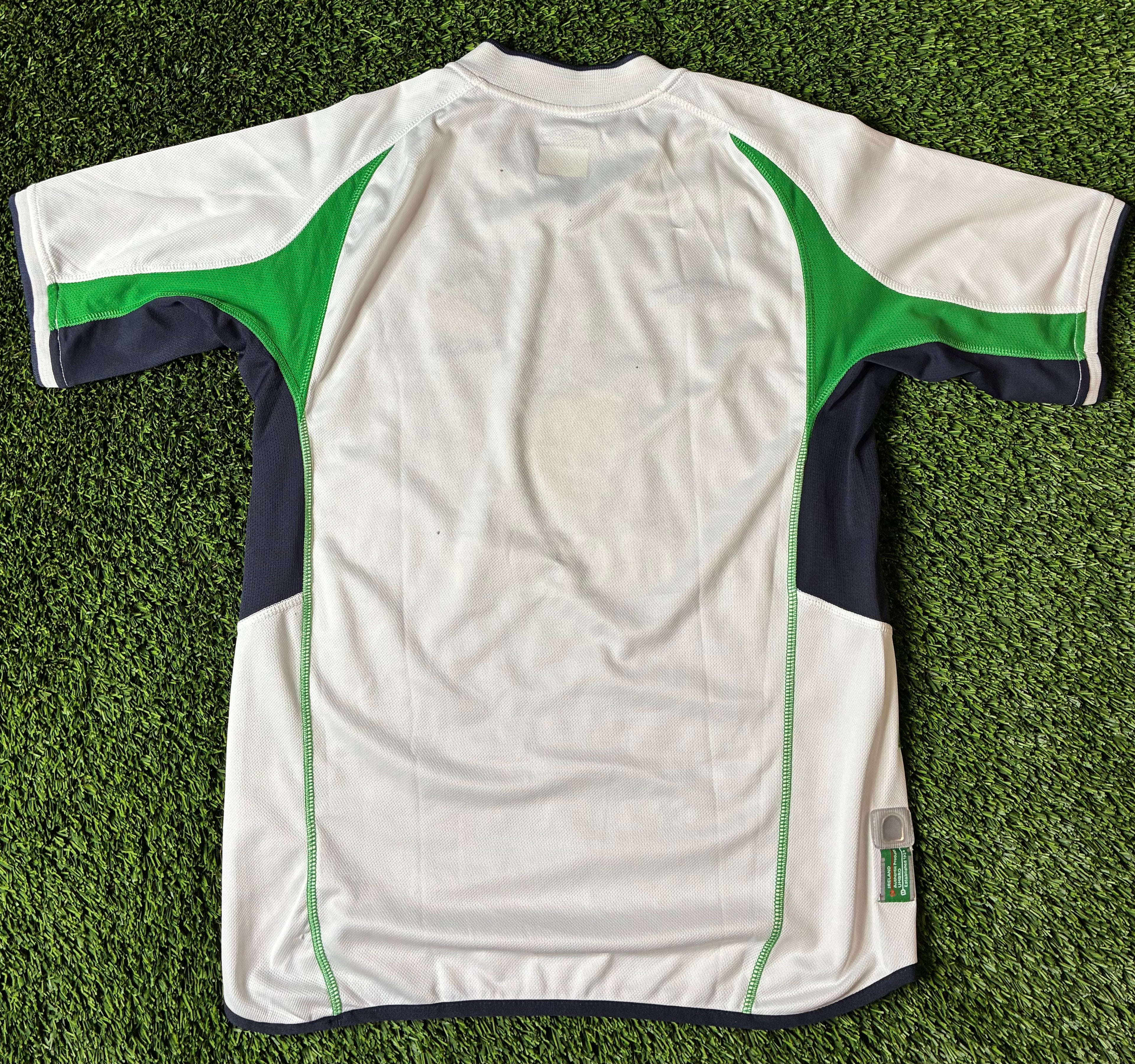 Umbro Ireland 03/04 Away Size Medium