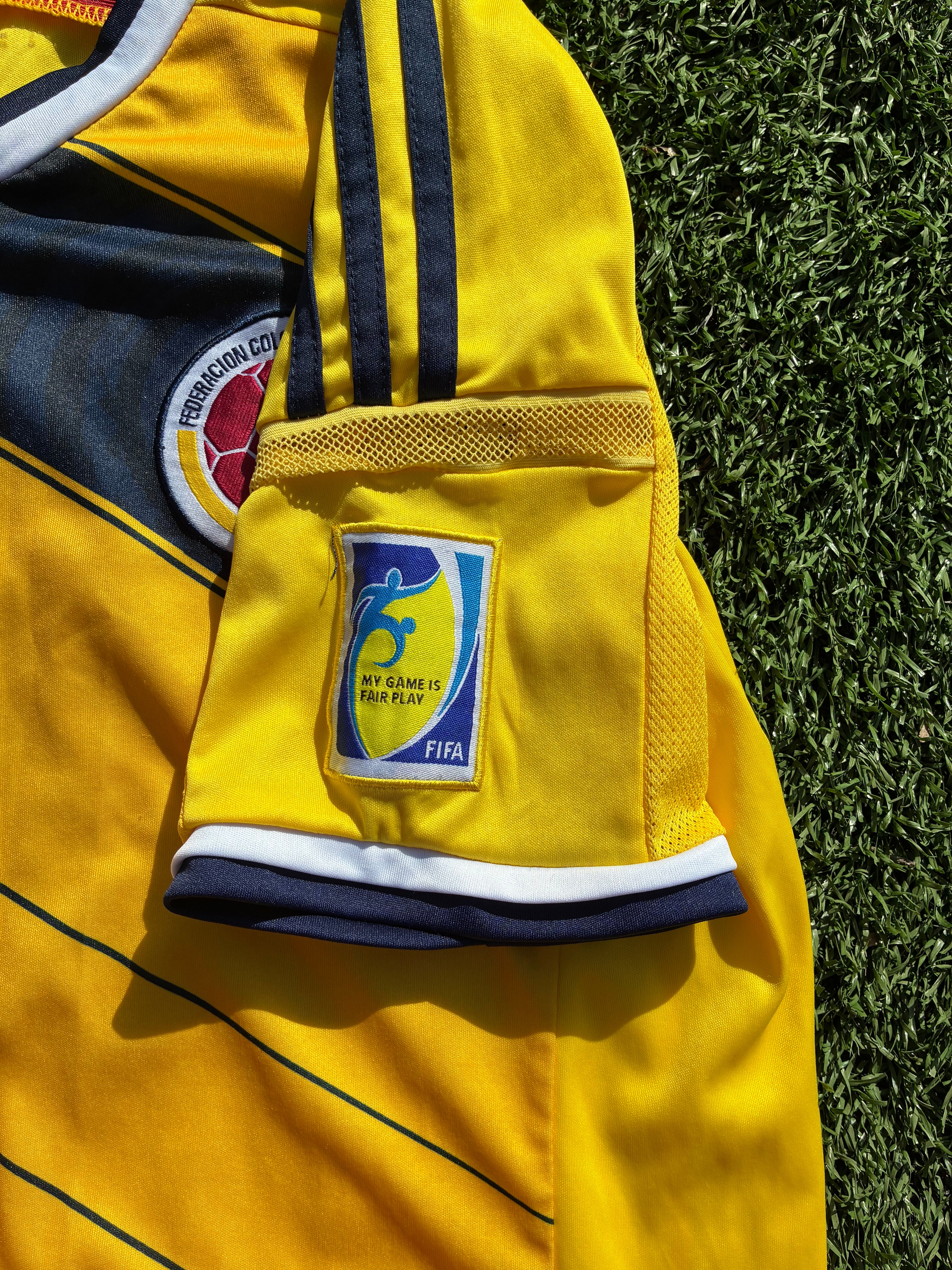 Vintage Adidas Colombia 13/14 World Cup Qualifiers Home Jersey Size Men's Medium