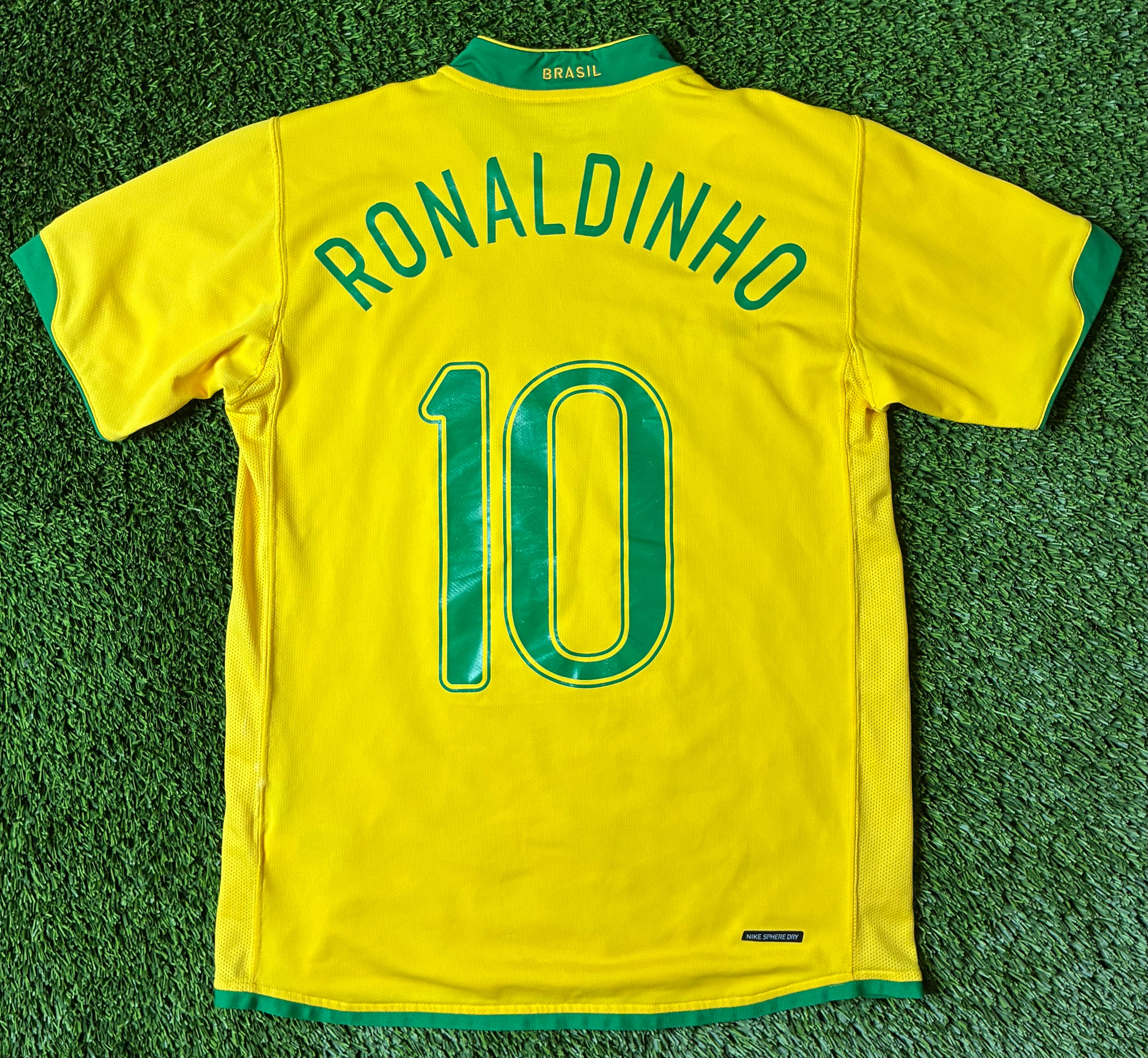 Nike Ronaldinho #10 Brazil 2006 World Cup Home Jersey Size Men’s Medium