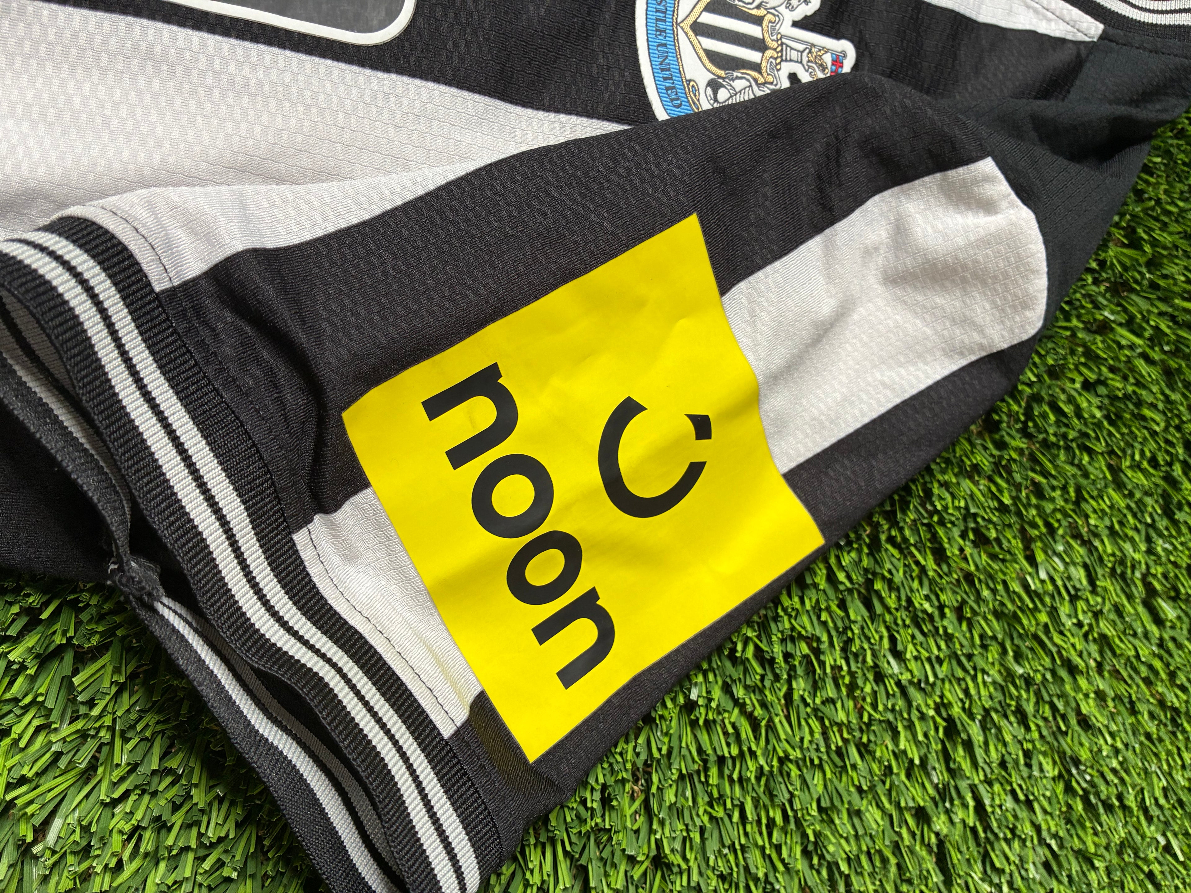 Castore Newcastle United 23/24 Home Jersey Size Men's Medium