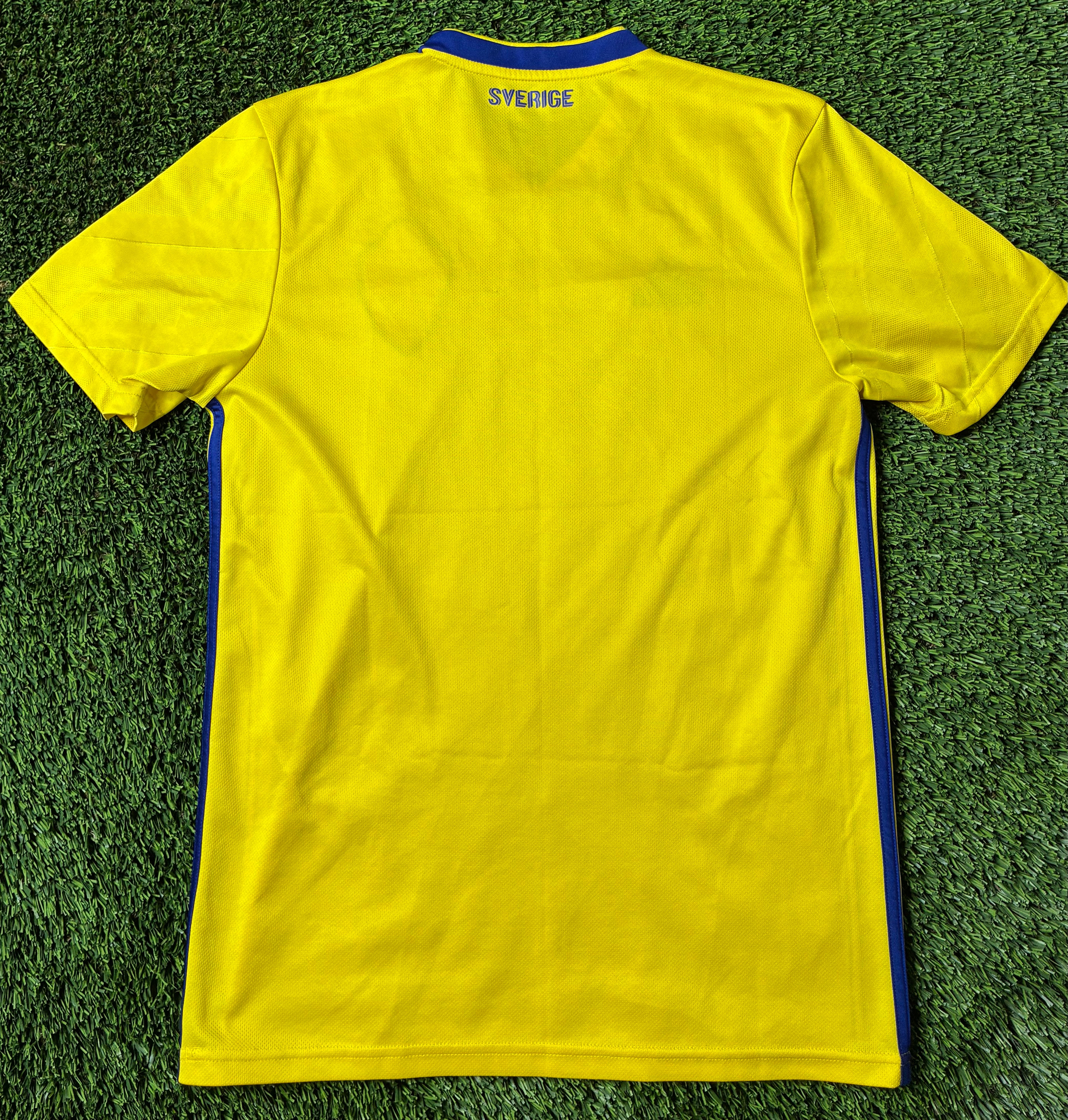 Adidas Sweden 18/19 Home Jersey Men's Size Small