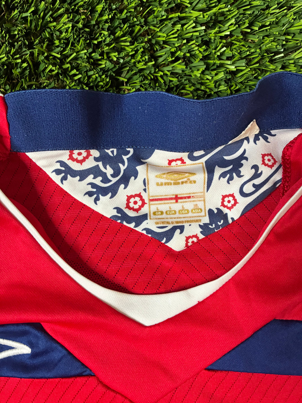 Umbro England 08/10 Away LS Size Large