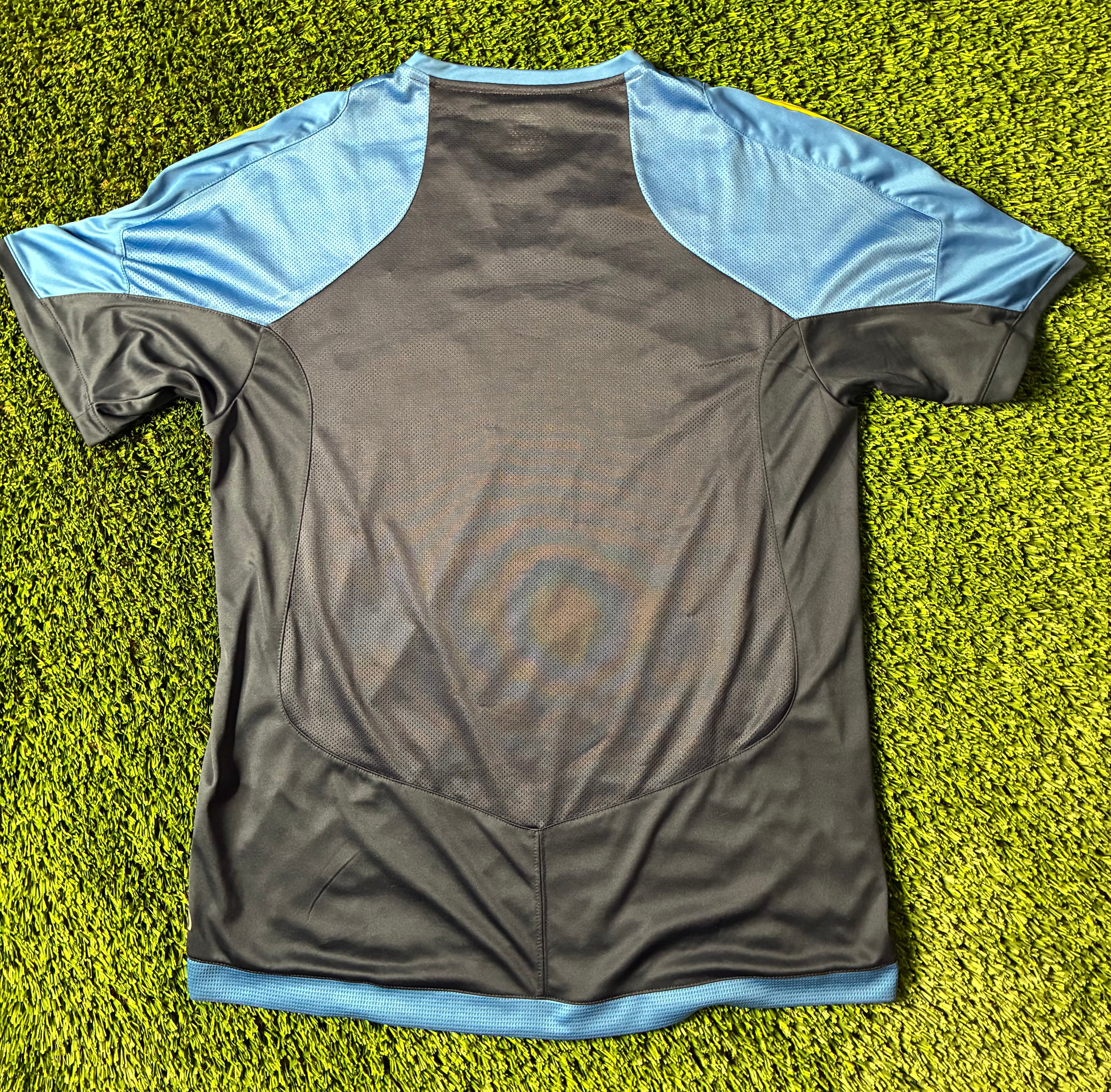 Umbro Sweden 10/11 Training Jersey Size Men's Medium