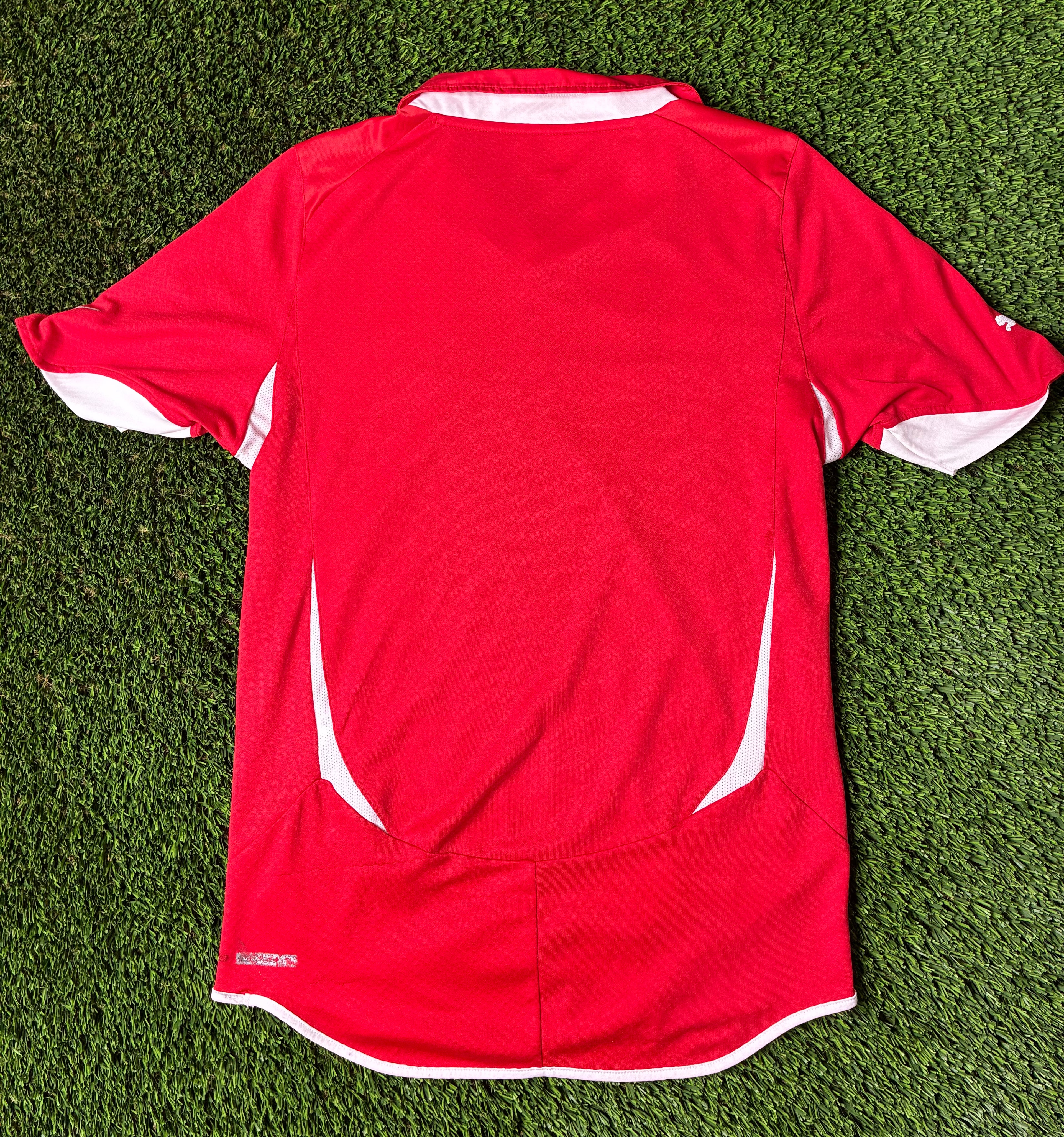 Vintage Puma Switzerland 10/11 Home Jersey Size Men's Medium